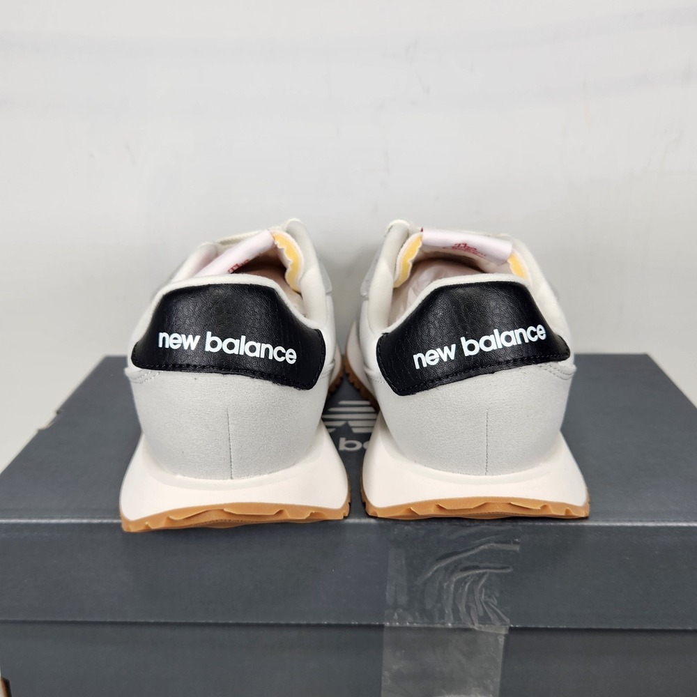 New Balance 237 Sneakers Kids Size 4.5 White Black Heritage Running Shoes - Picture 4 of 7